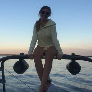 Meet your Posher, Michaela